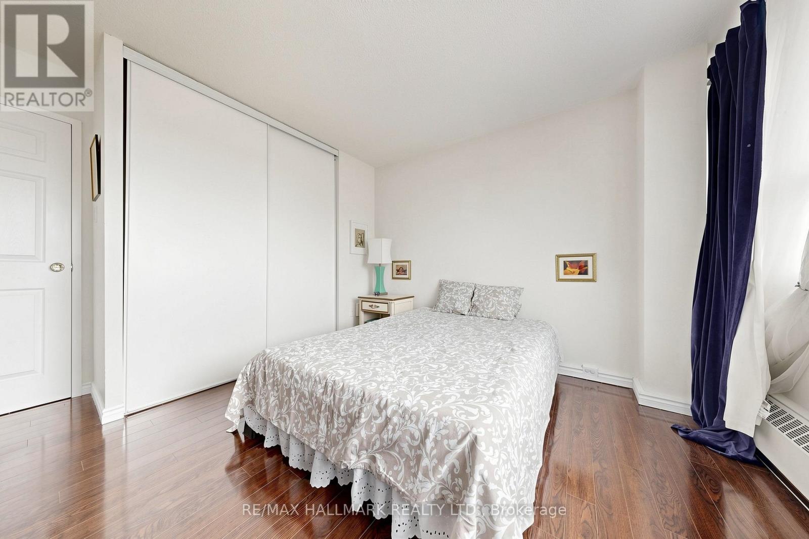 #701 100 LEEWARD GLENWAY - 18