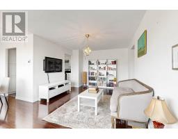 701 - 100 Leeward Glenway, Toronto, ON M3C2Z1 Photo 8