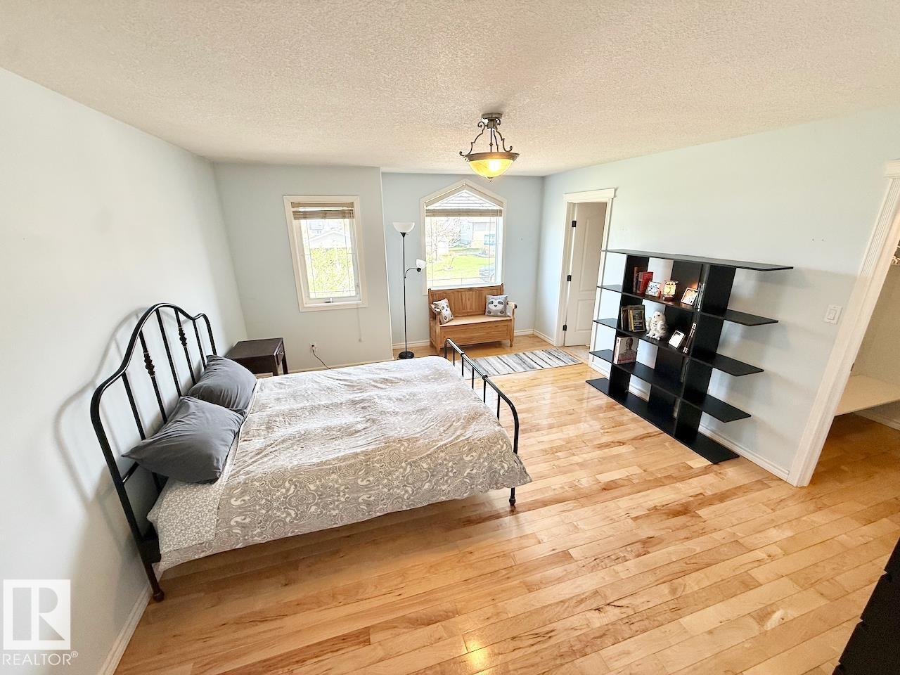 4503 SPRUCE AV - 15