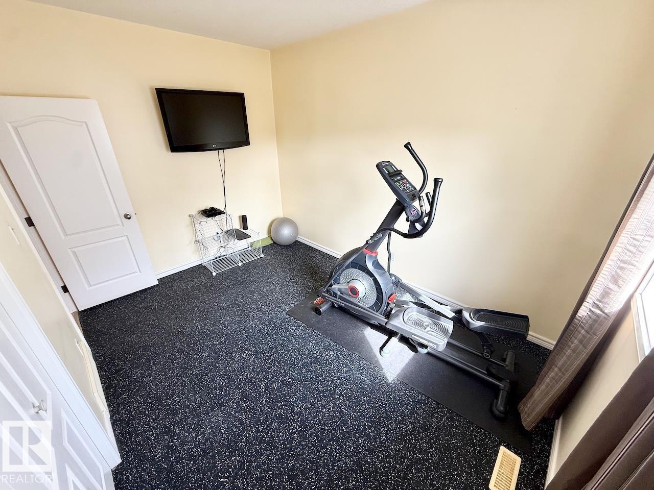 4503 SPRUCE AV - 30