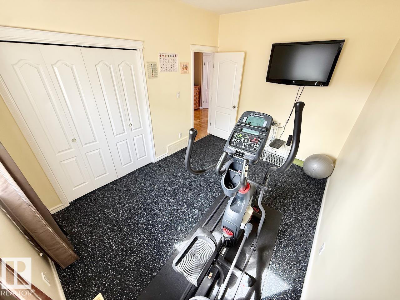 4503 SPRUCE AV - 31