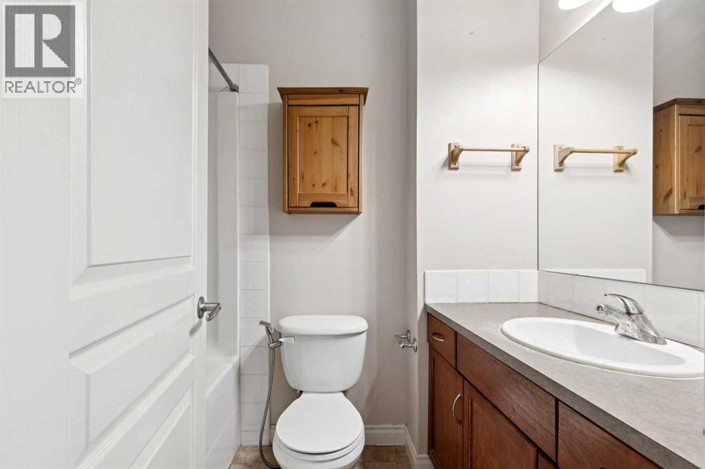 #14 169 Rockyledge View NW - 20
