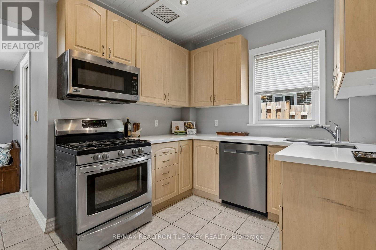72 VINCENT STREET - 15
