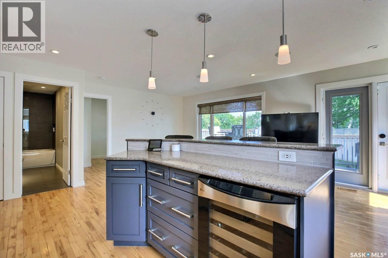 1558 DEWDNEY BAY E — photo 12