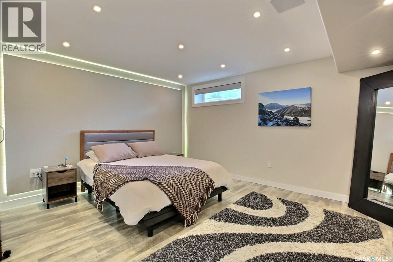 1558 DEWDNEY BAY E — photo 21