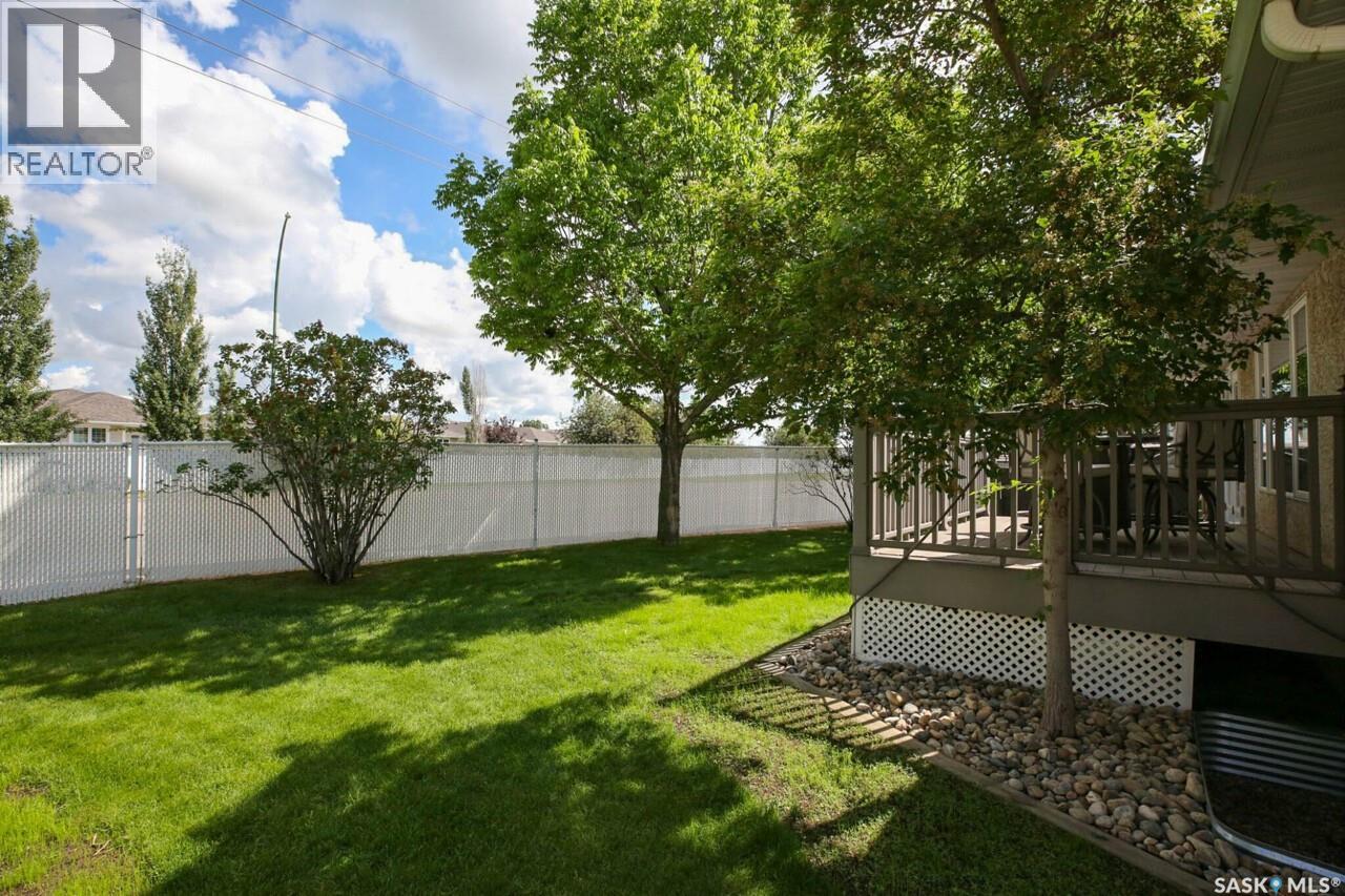 1558 DEWDNEY BAY E — photo 32