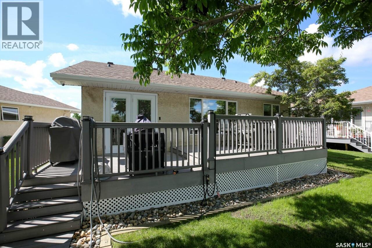 1558 DEWDNEY BAY E — photo 34