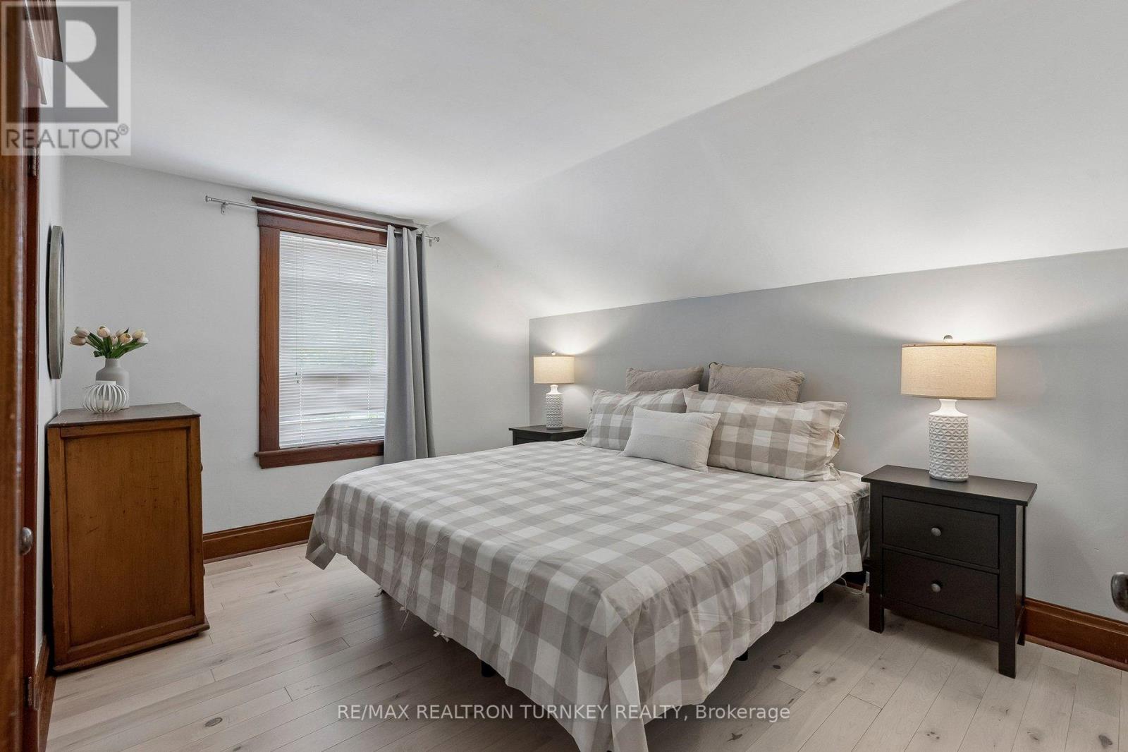 72 VINCENT STREET - 22