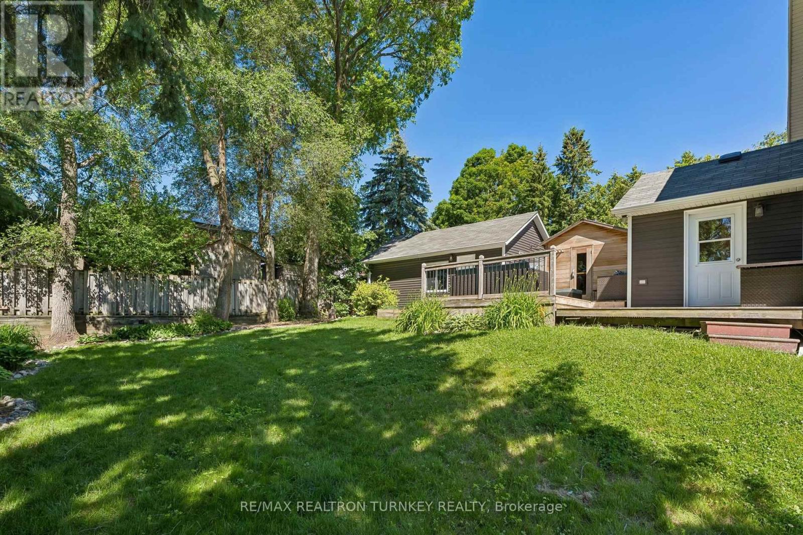 72 VINCENT STREET - 35