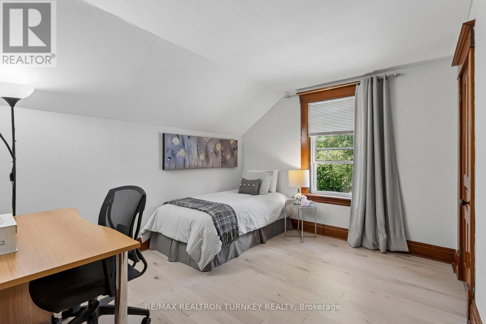 72 VINCENT STREET - 25
