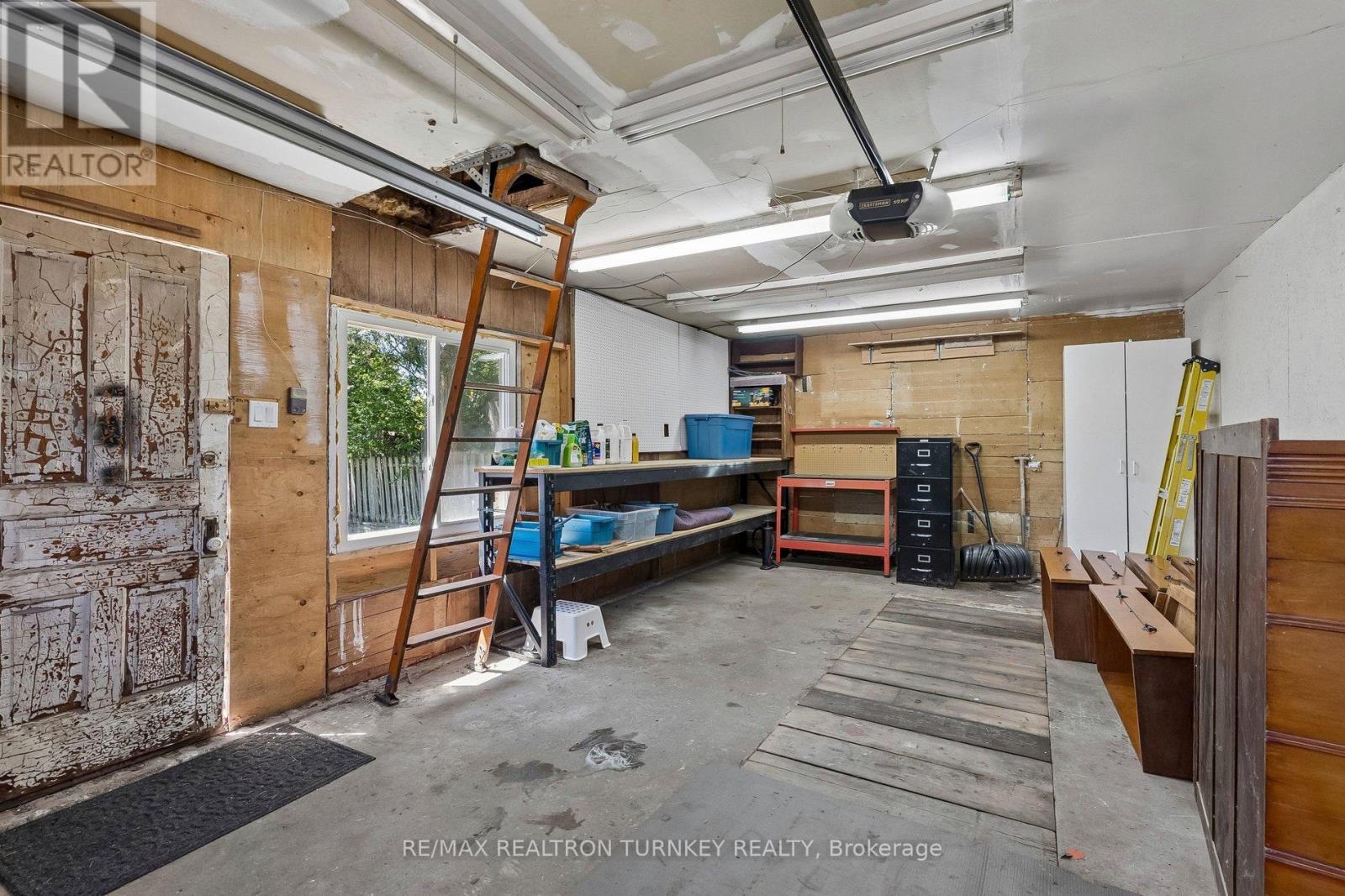 72 VINCENT STREET - 38