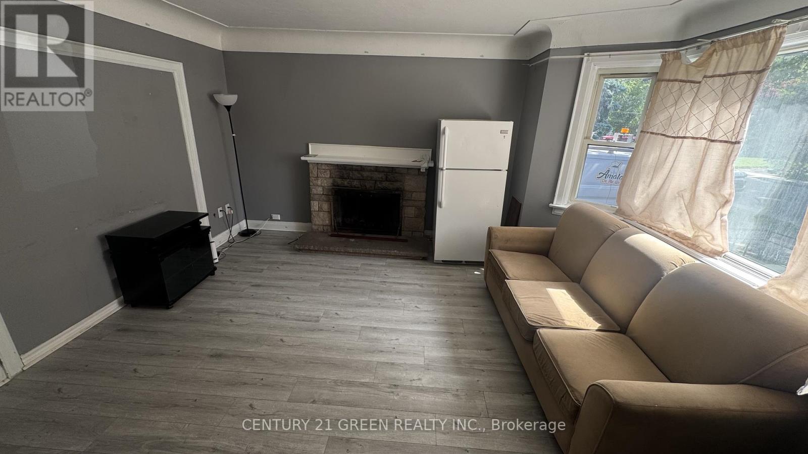 102 DALEWOOD AVENUE - 4
