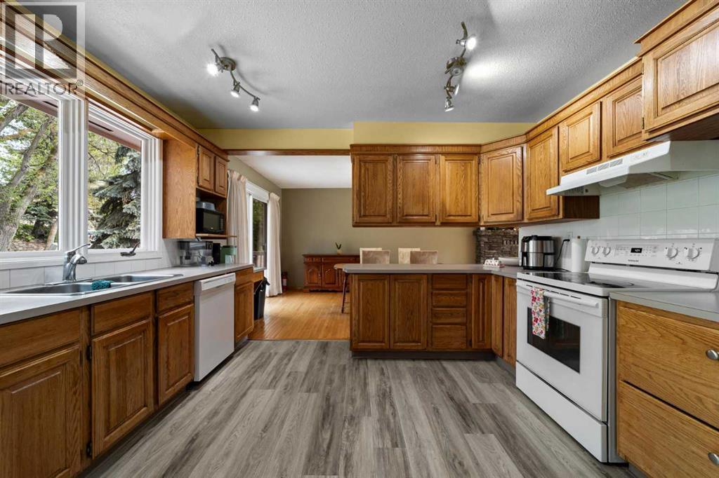 4702 51 Street - 8