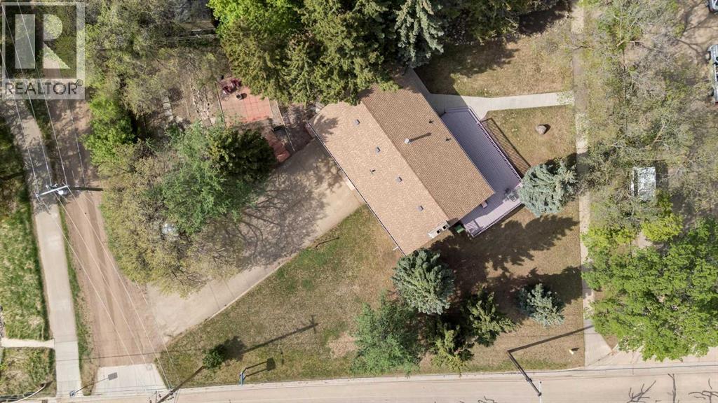 4702 51 Street - 35