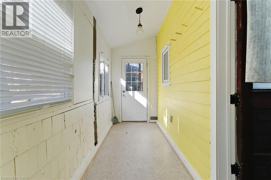 8 TASKER Street - 4