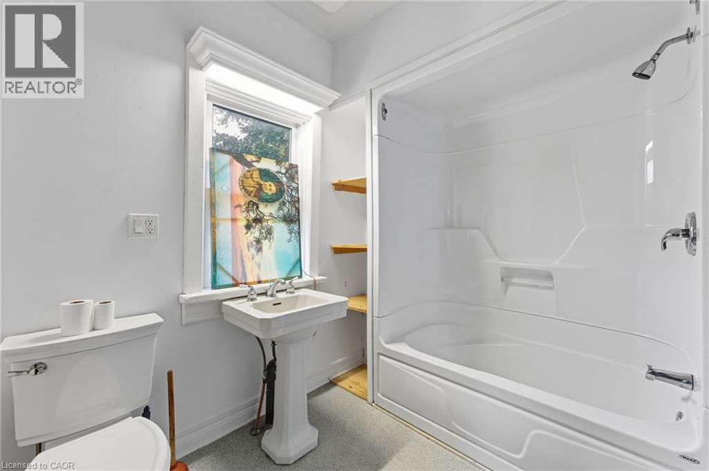 8 TASKER Street - 8