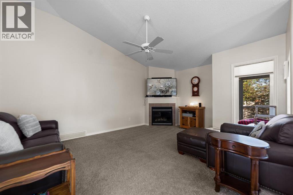 313 Hanson Street - 12