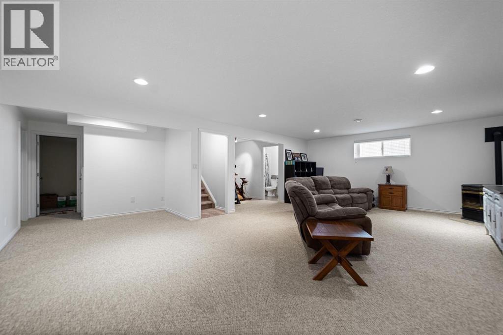 313 Hanson Street - 20