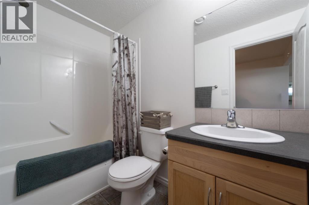 313 Hanson Street - 23