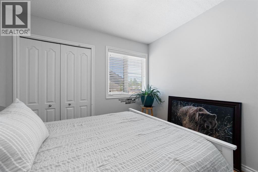 313 Hanson Street - 14