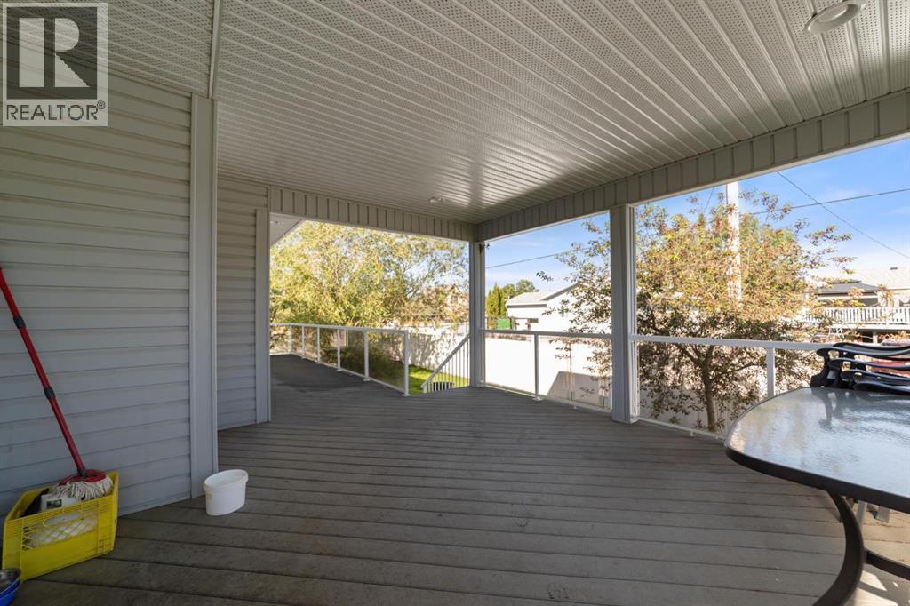 313 Hanson Street - 28