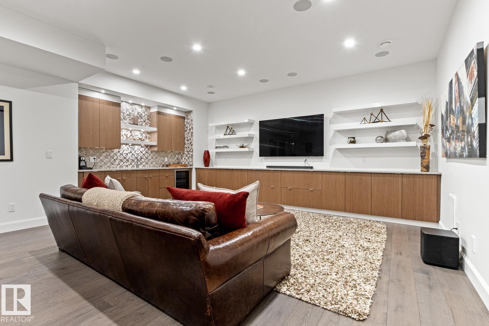 7216 156 ST NW - 46