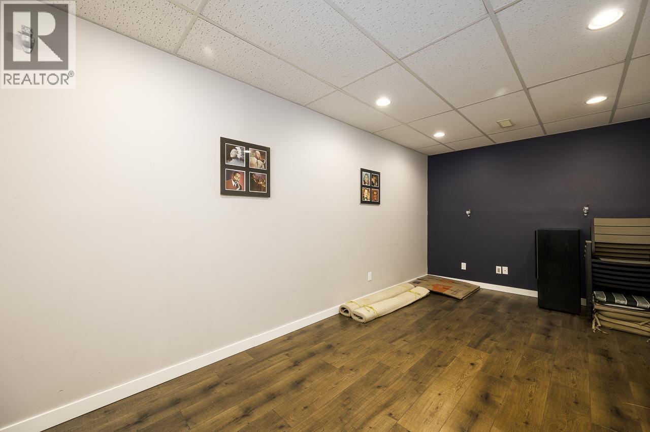 6037 DALLAS Drive - Image 18