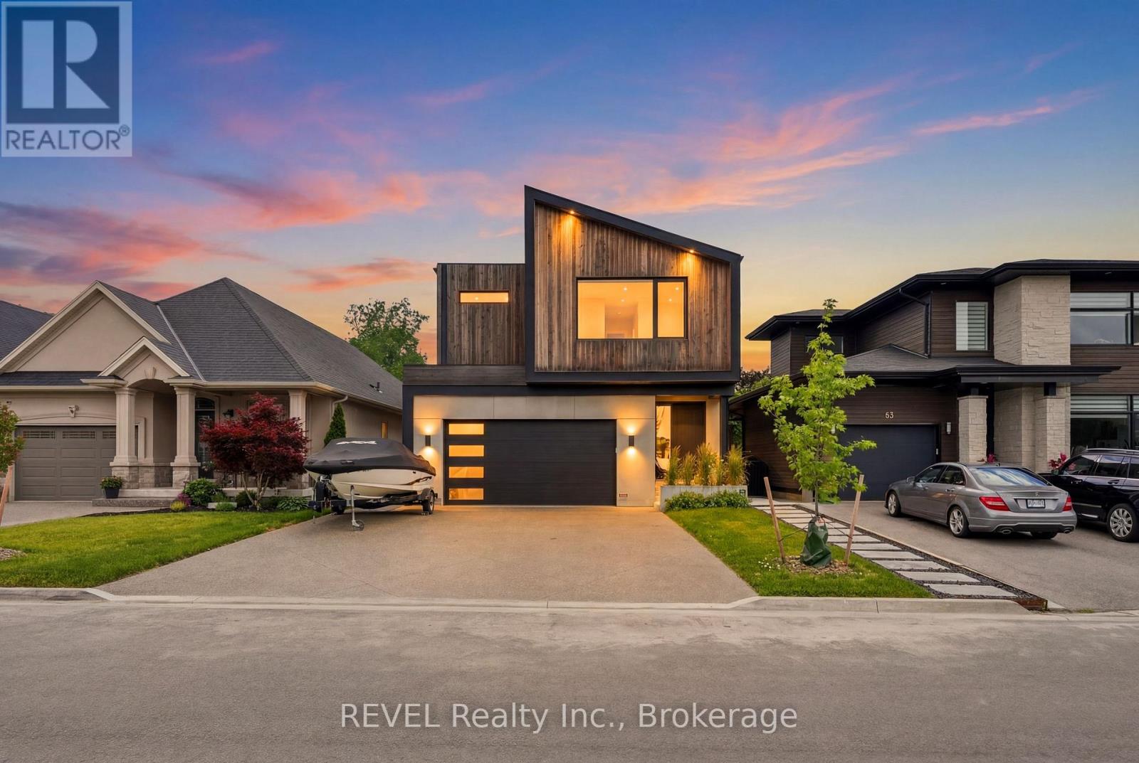 81 MACKENZIE KING AVENUE - 1