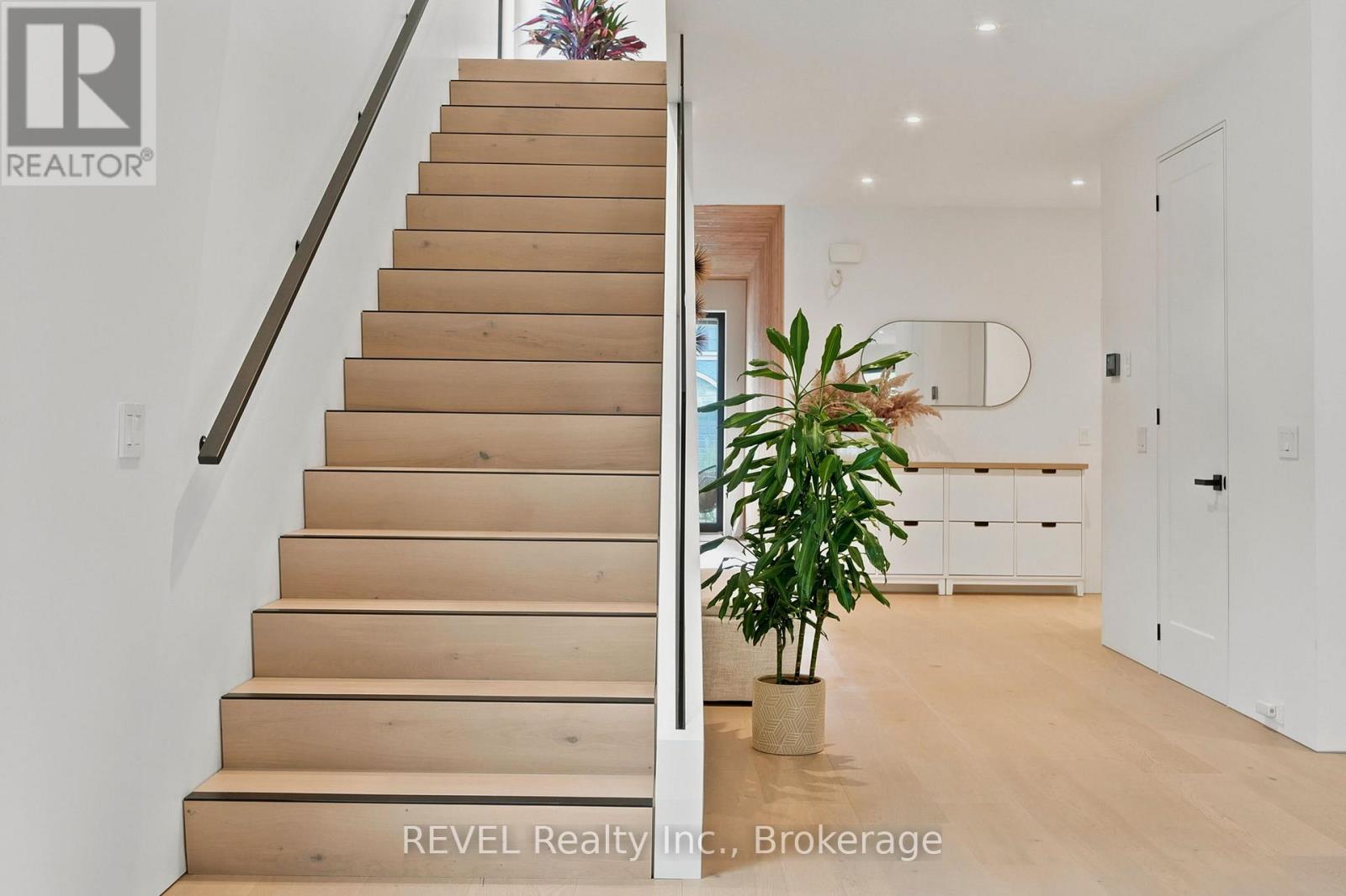 81 MACKENZIE KING AVENUE - 18