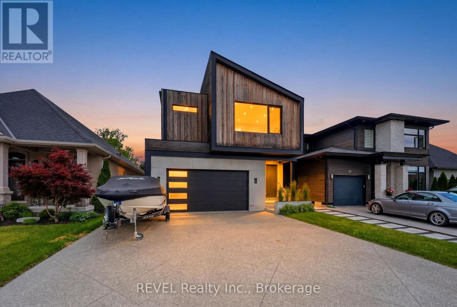 81 MACKENZIE KING AVENUE - 2