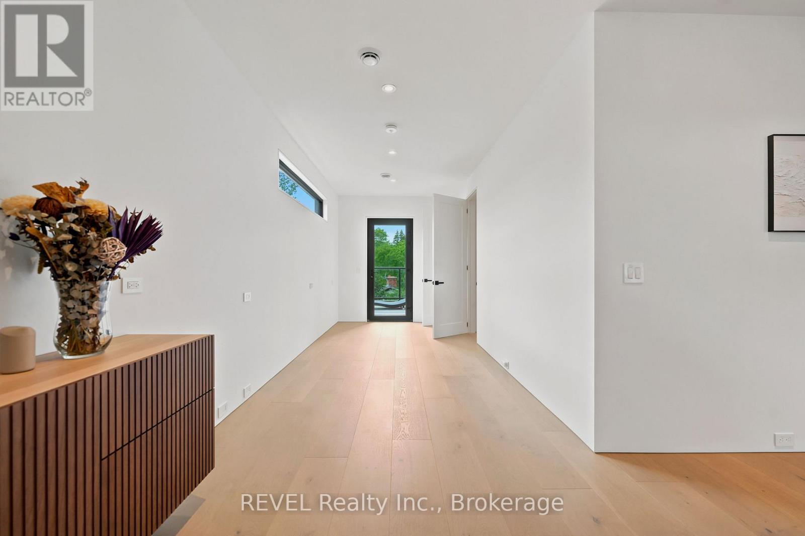 81 MACKENZIE KING AVENUE - 27