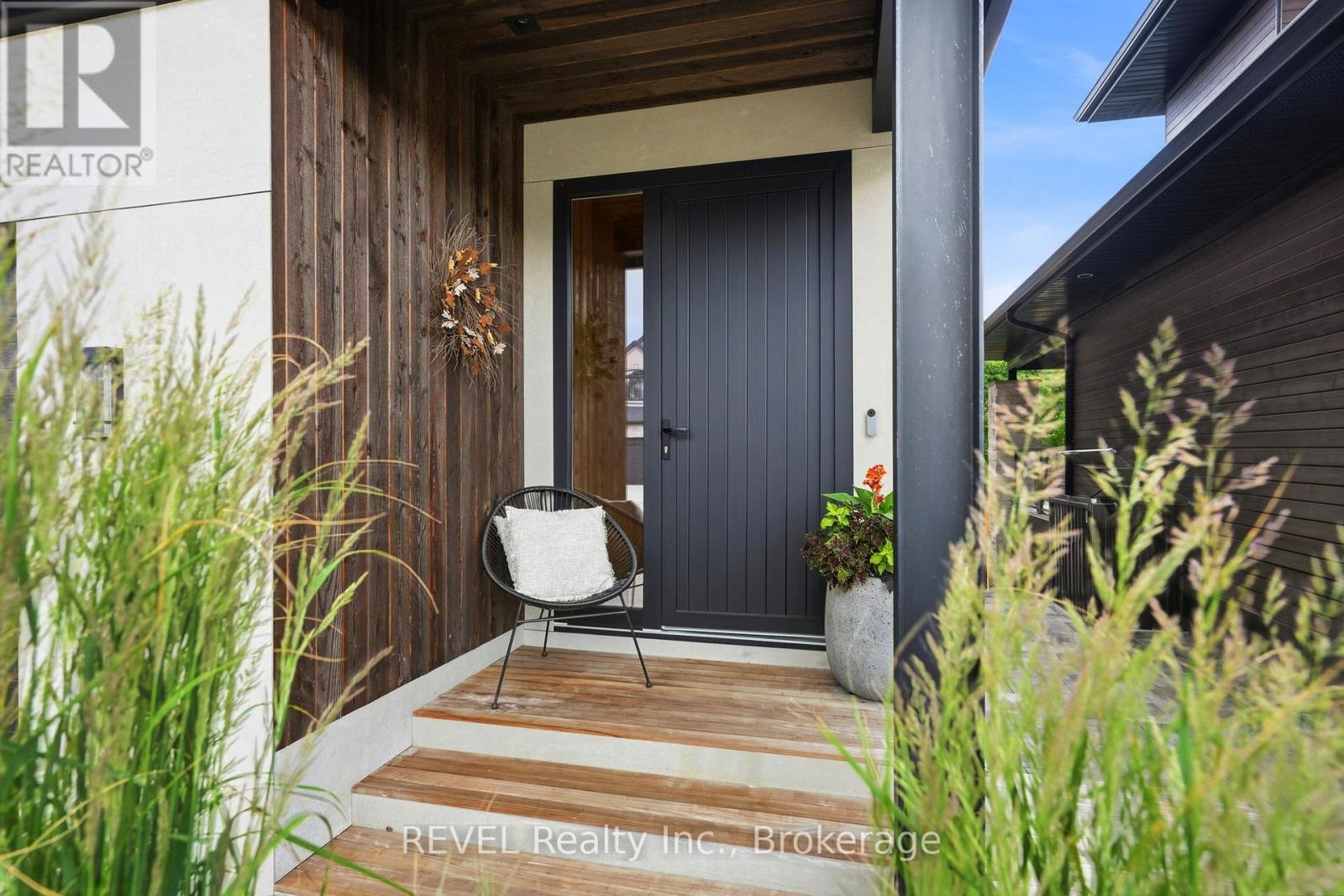 81 MACKENZIE KING AVENUE - 3