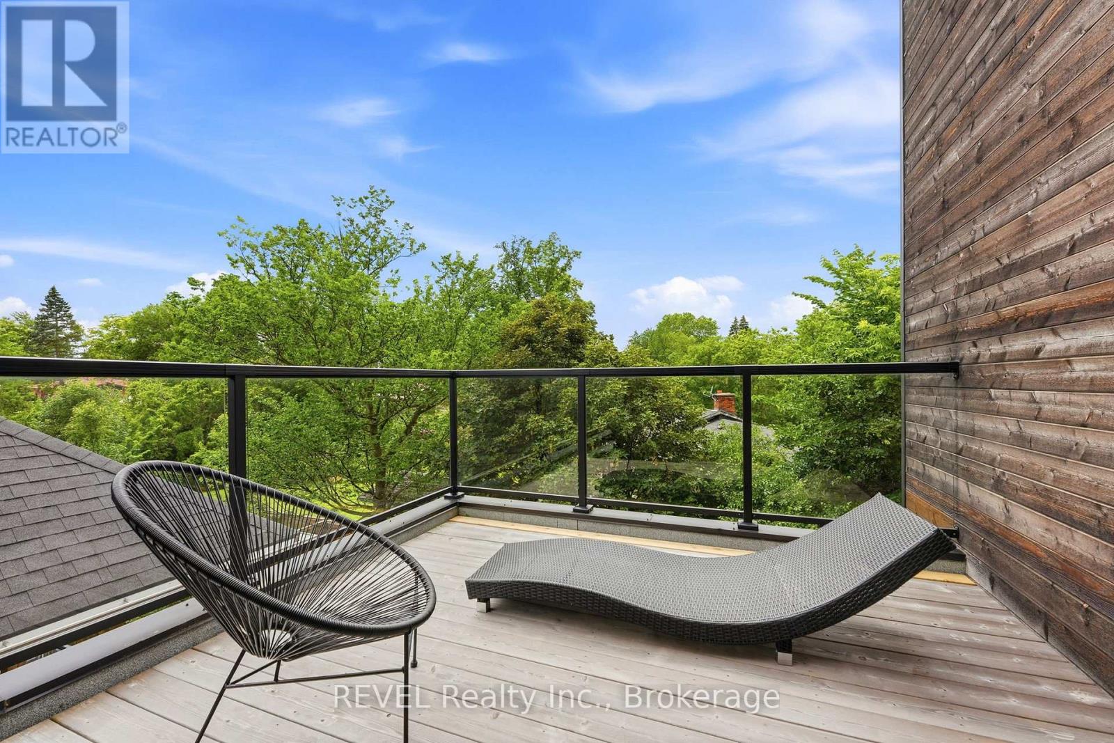 81 MACKENZIE KING AVENUE - 32