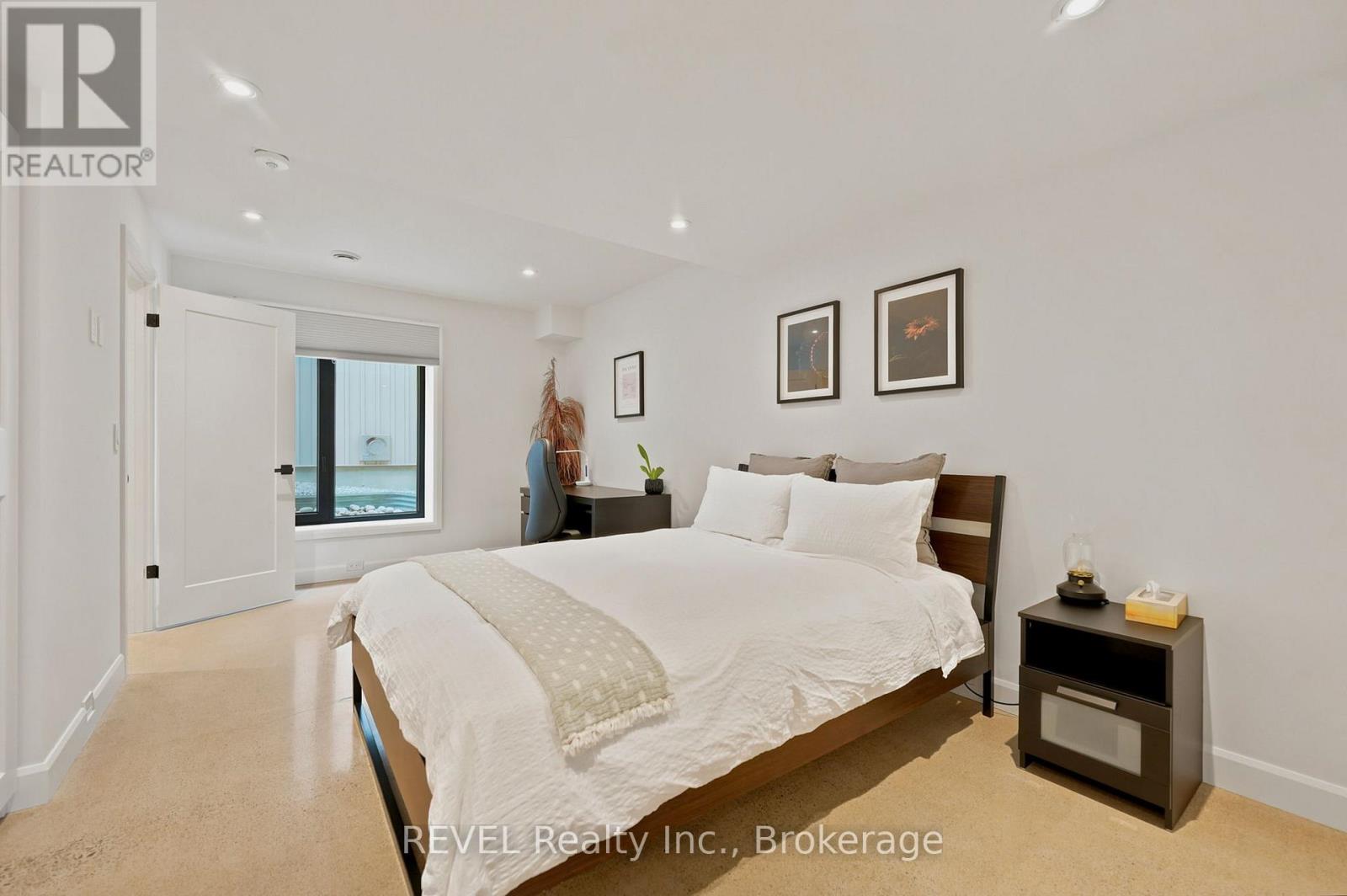 81 MACKENZIE KING AVENUE - 41