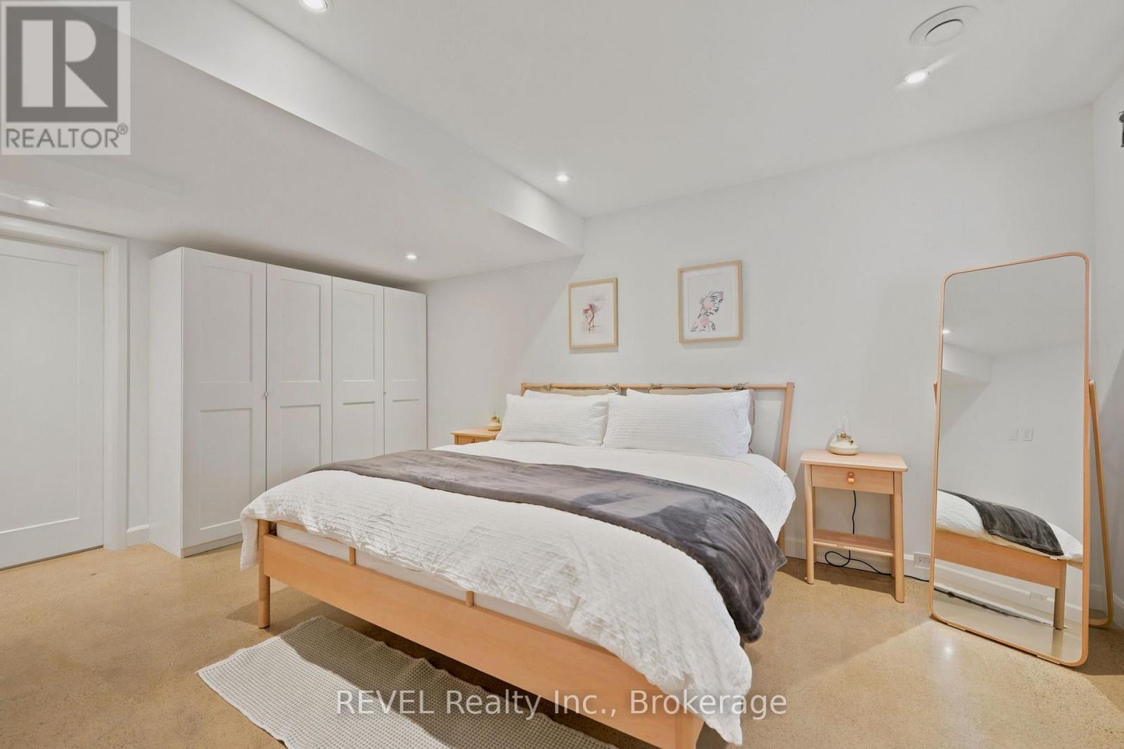 81 MACKENZIE KING AVENUE - 43