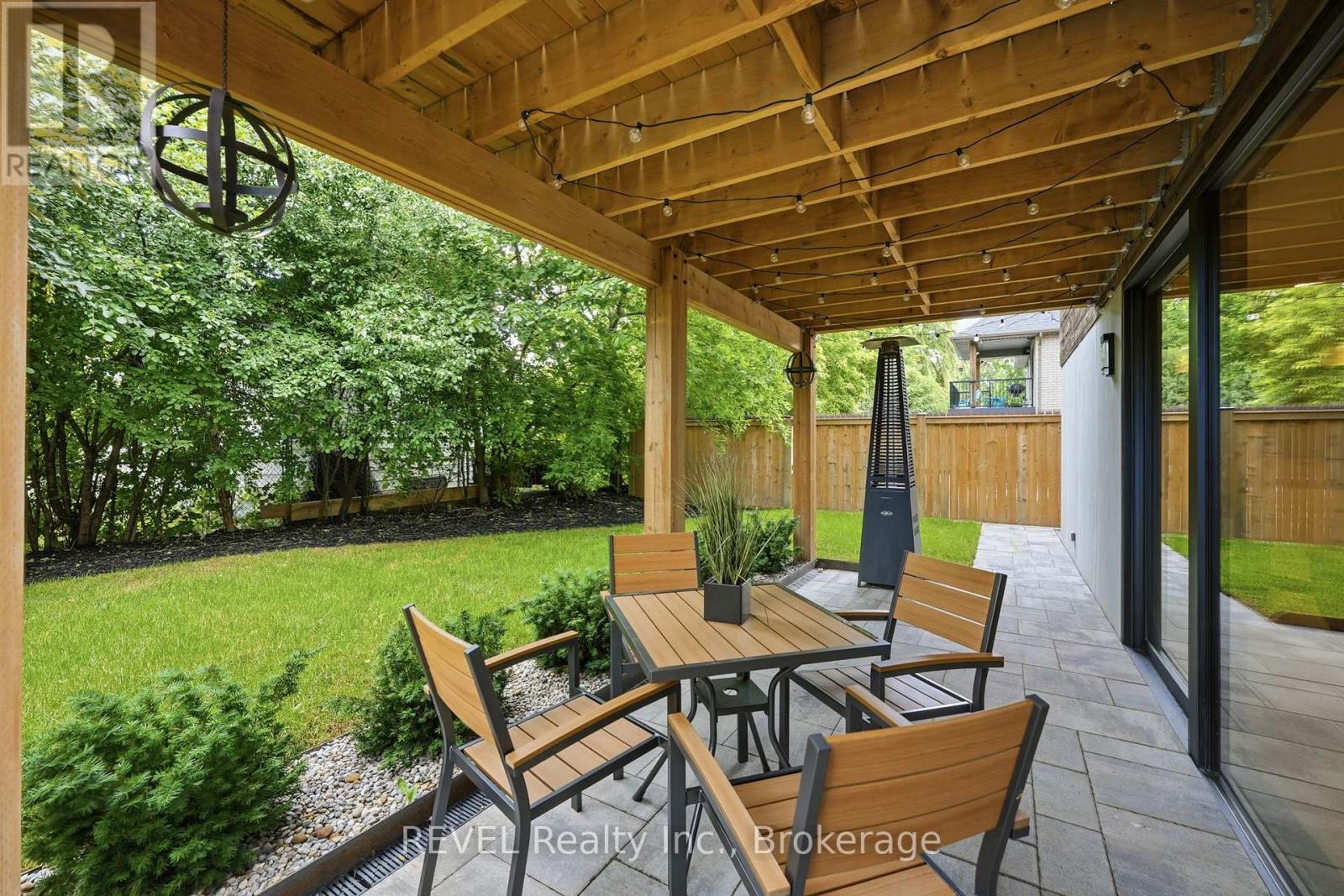 81 MACKENZIE KING AVENUE - 45