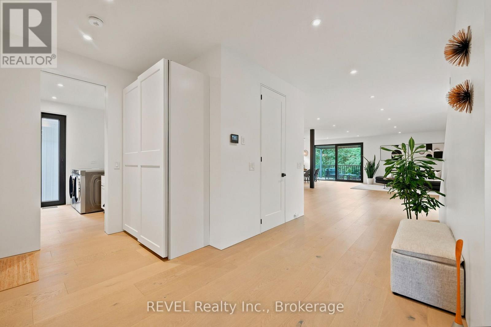 81 MACKENZIE KING AVENUE - 5