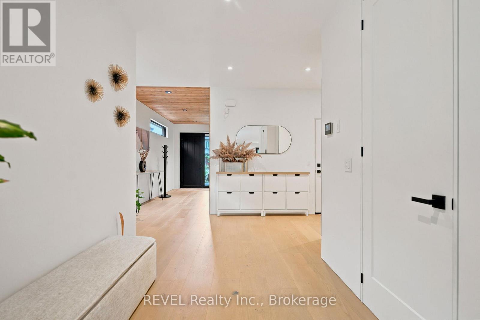 81 MACKENZIE KING AVENUE - 6