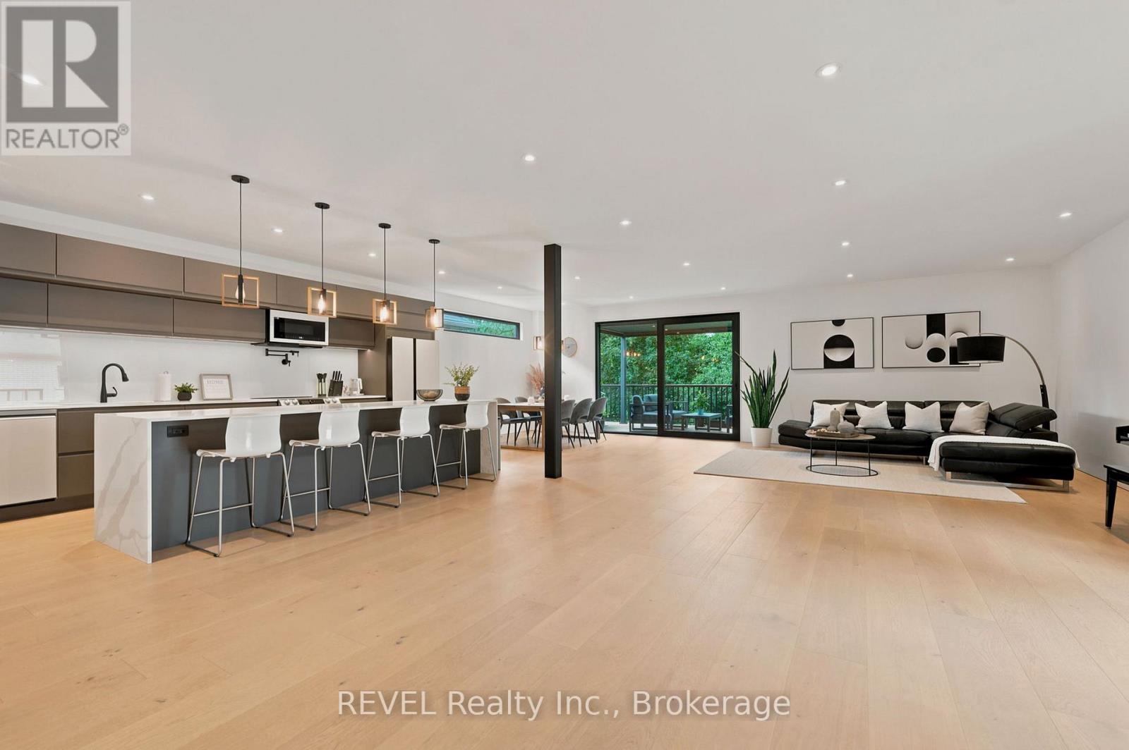 81 MACKENZIE KING AVENUE - 7