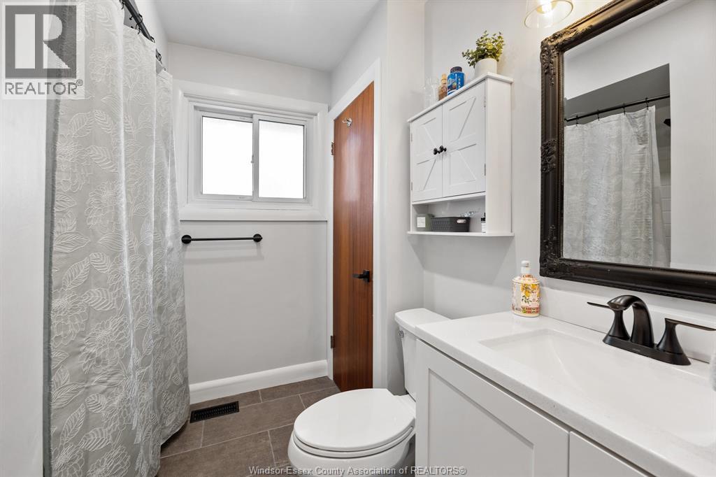 1600 ST. GABRIEL - 15