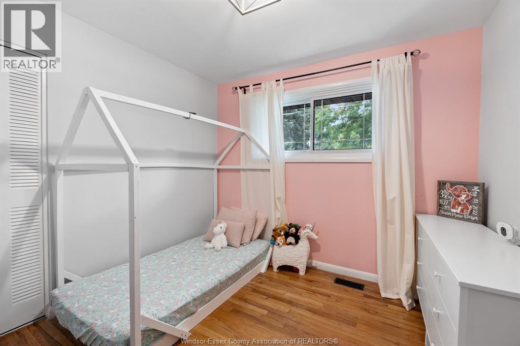 1600 ST. GABRIEL - 16