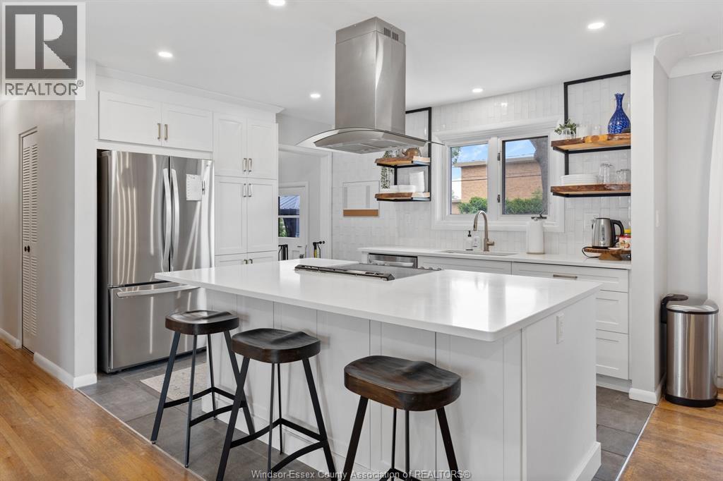 1600 ST. GABRIEL - 8