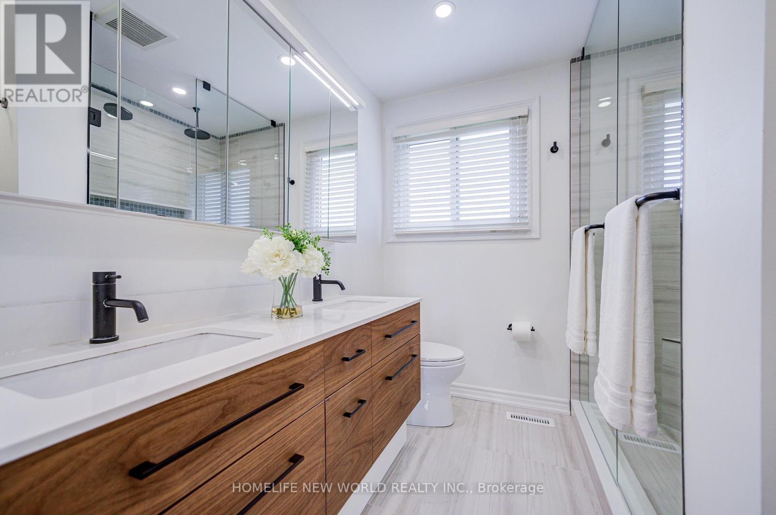 5 HOPEDALE COURT - 26