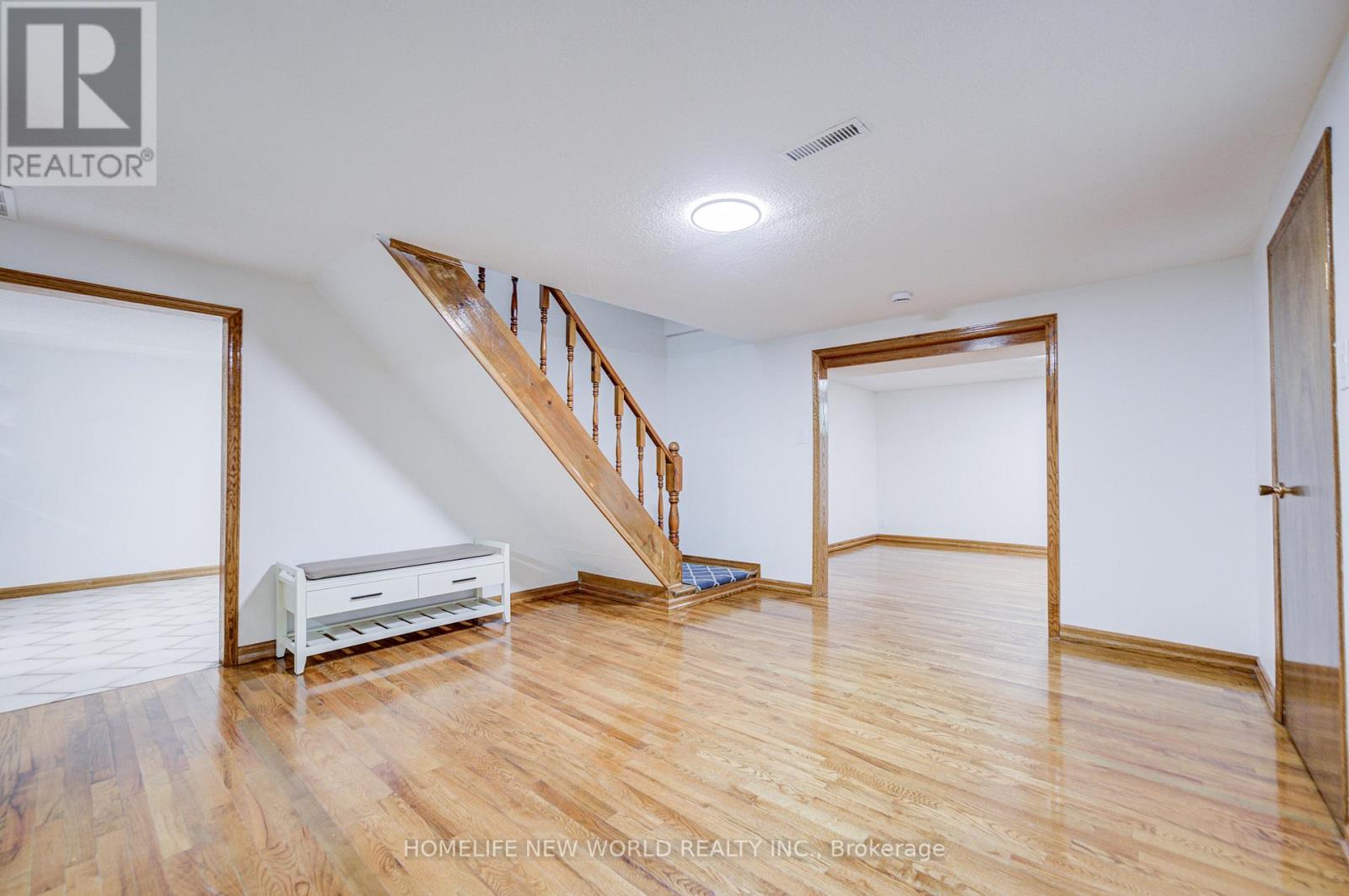 5 HOPEDALE COURT - 32