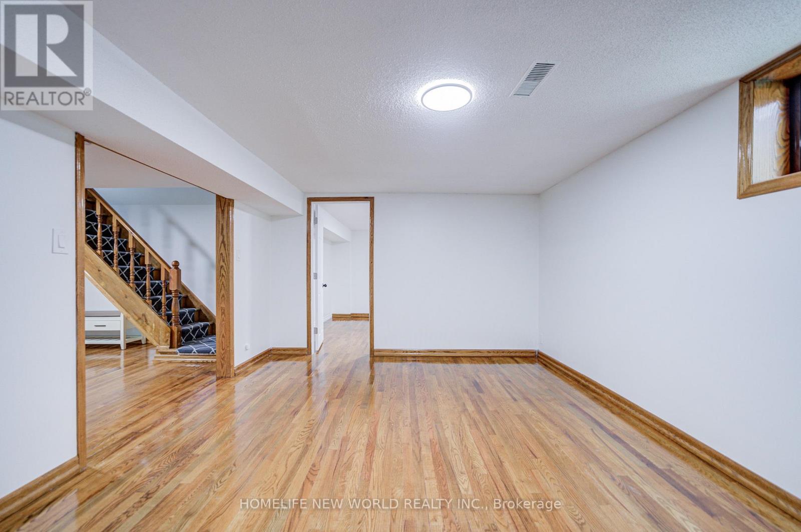 5 HOPEDALE COURT - 33