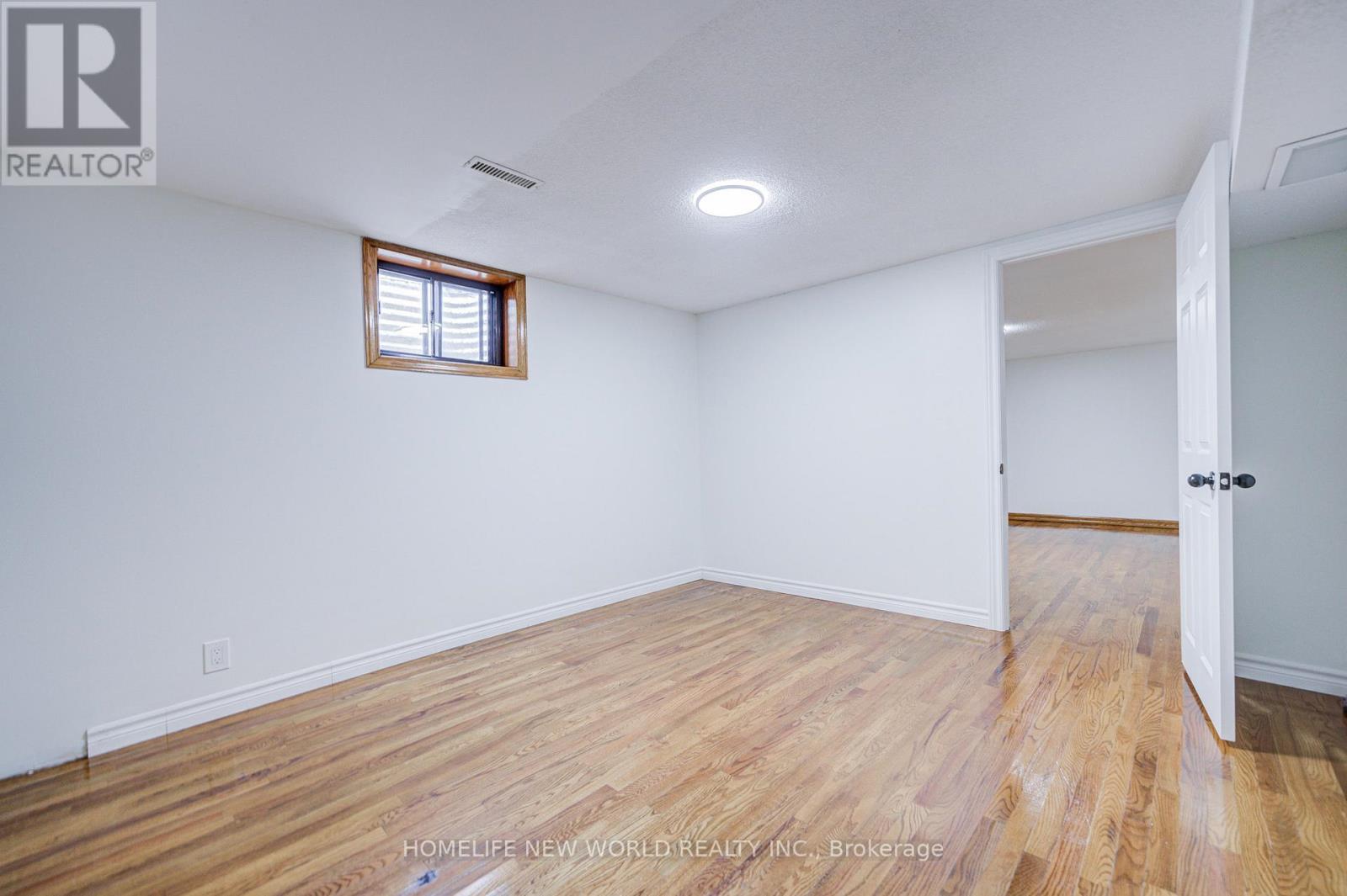 5 HOPEDALE COURT - 35