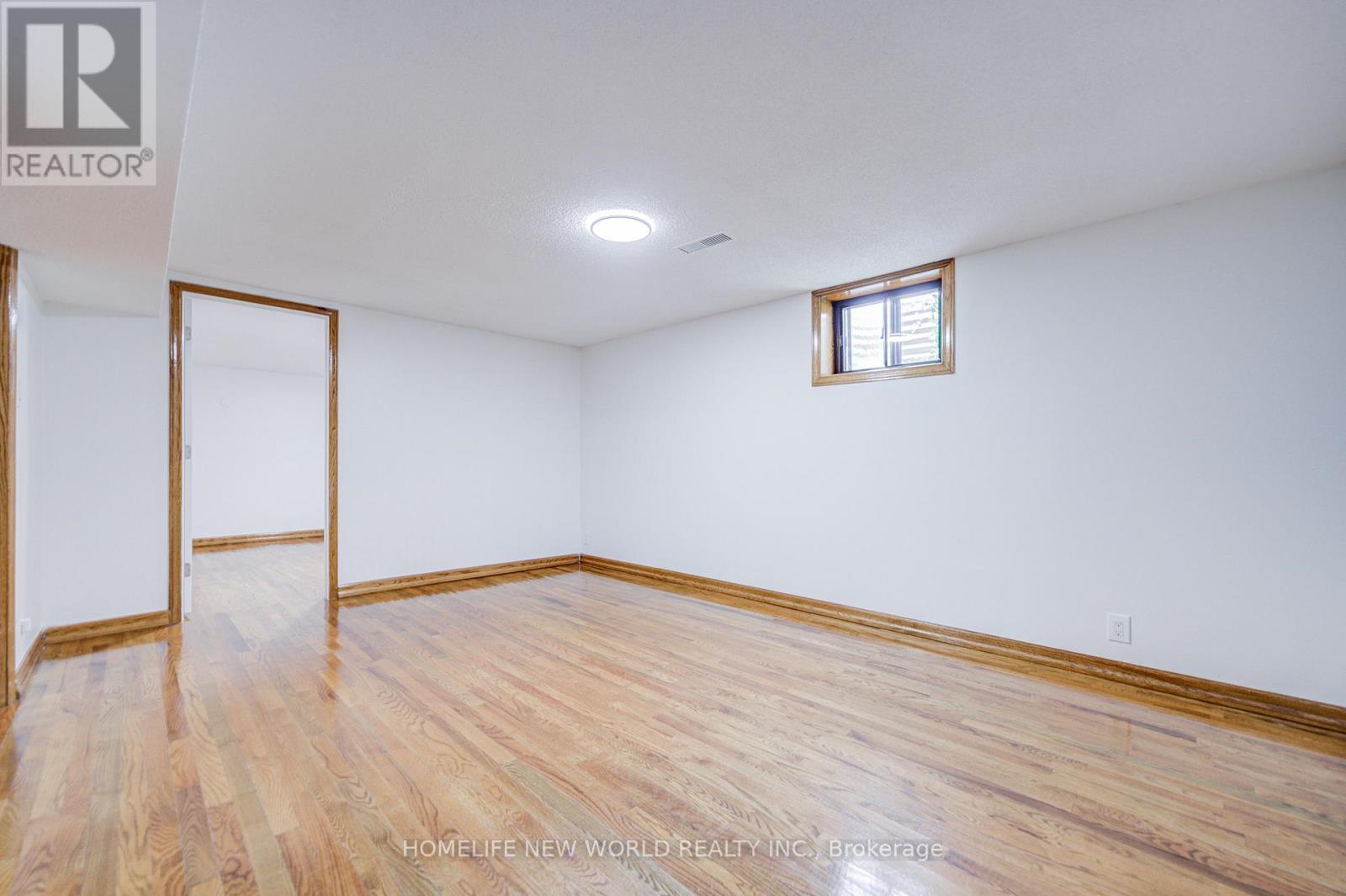 5 HOPEDALE COURT - 36