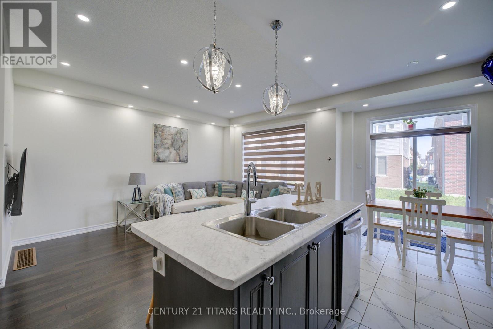 12 MCLAREN AVENUE - 11