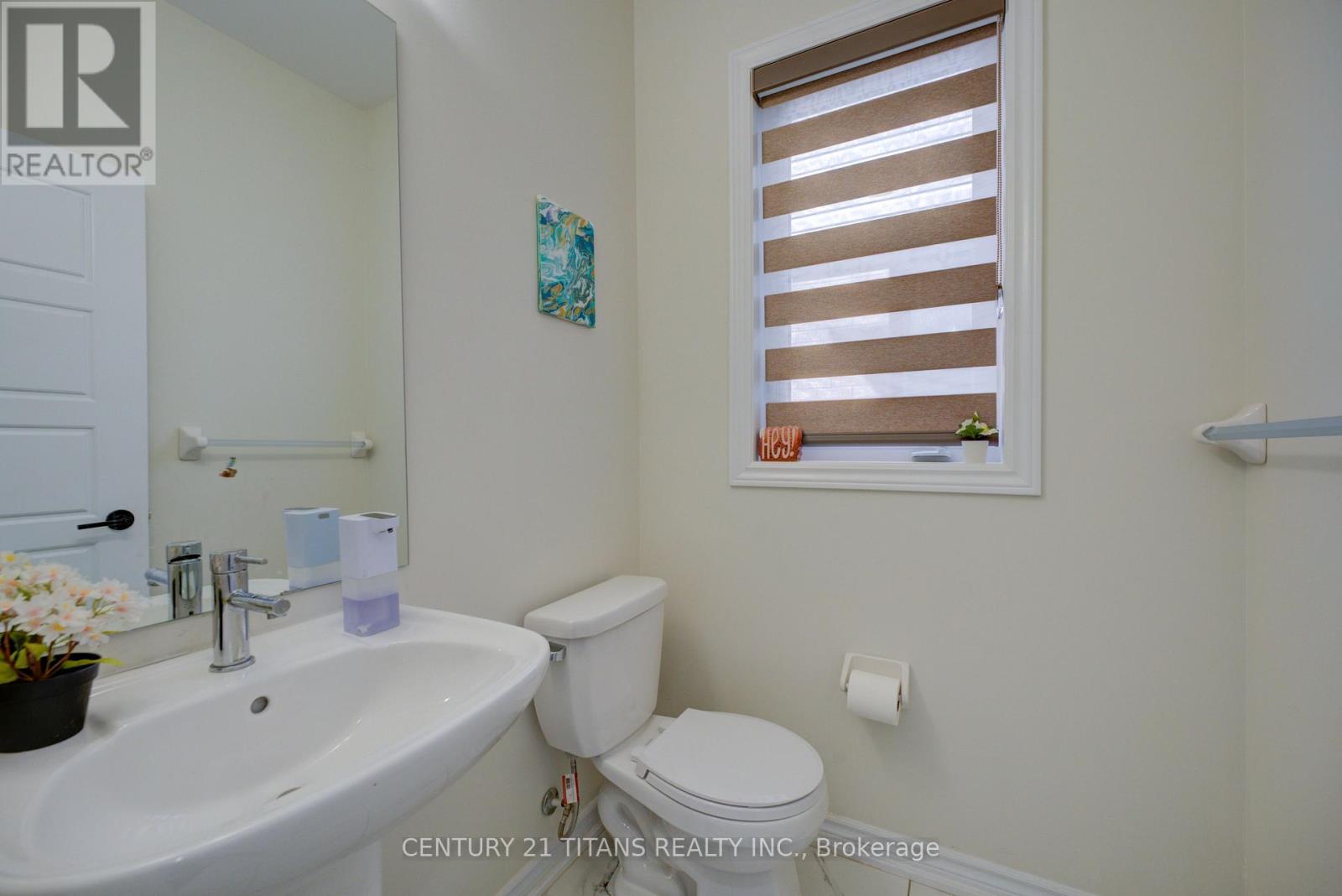 12 MCLAREN AVENUE - 15