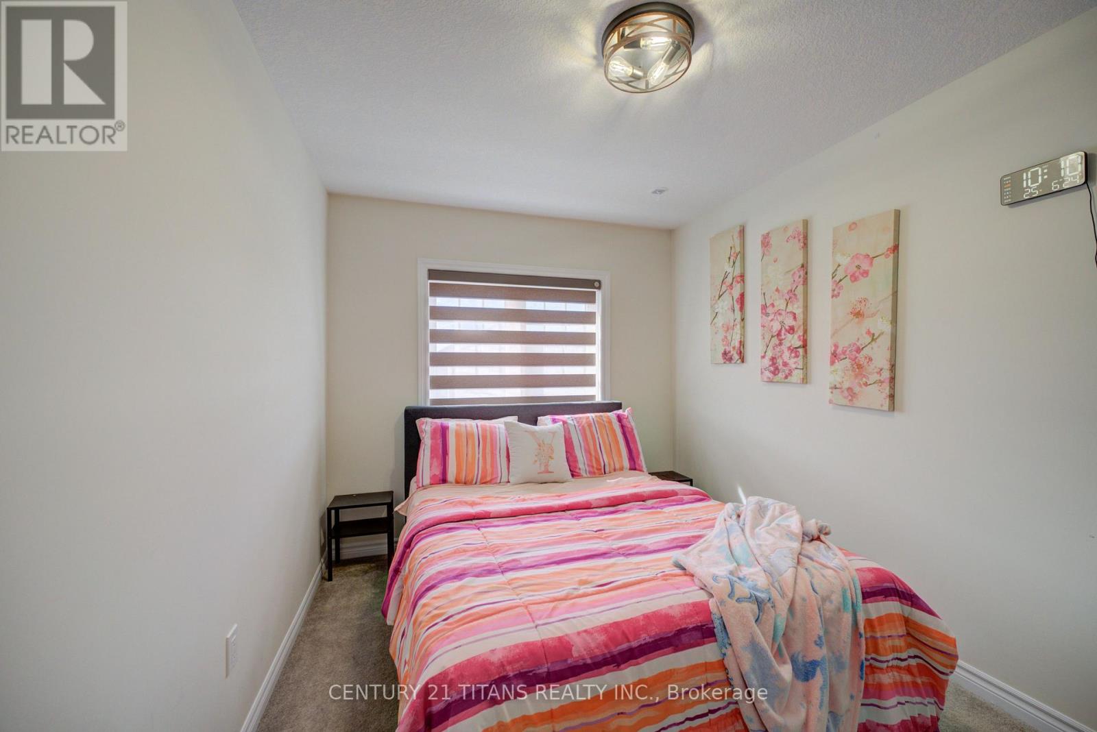 12 MCLAREN AVENUE - 24